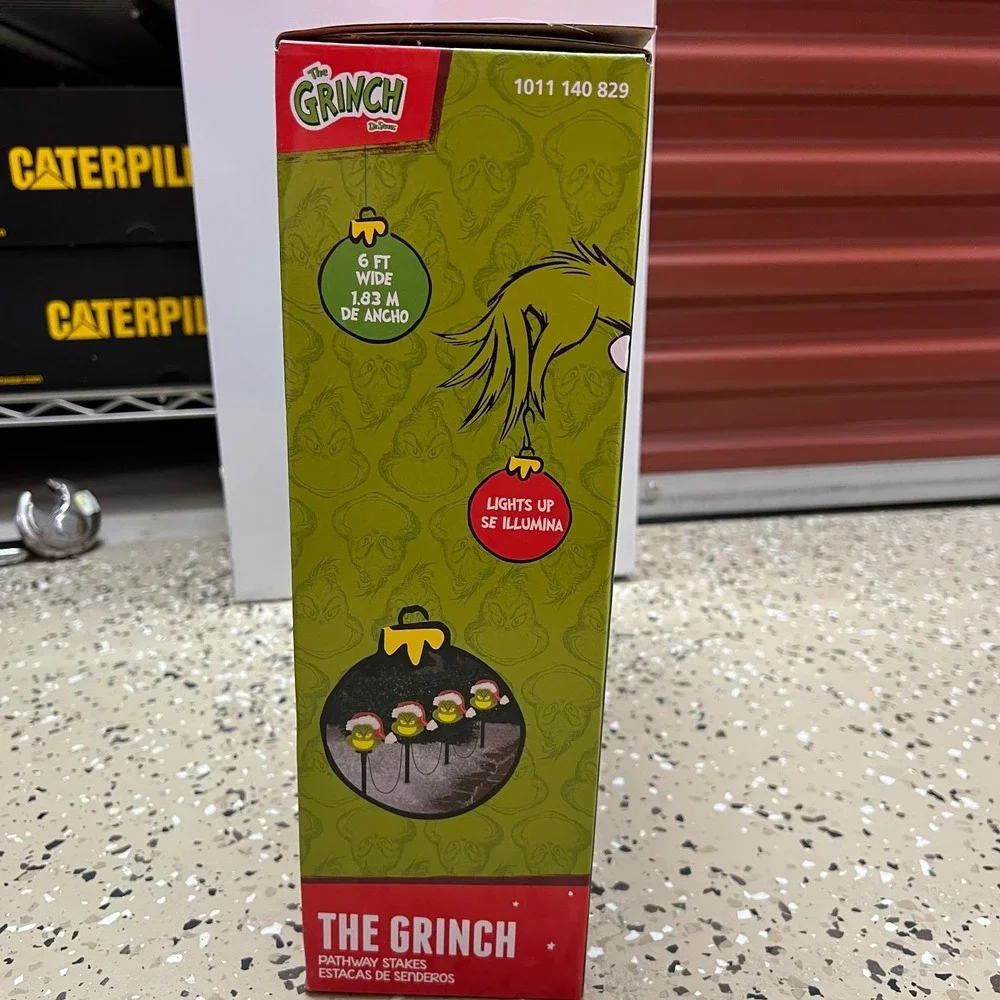 Christmas‎ Grinch Battery Operated Pathway Stakes 4 Pack With Santa Hat LED New